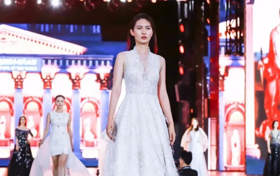 “电梯门”后向妻子转238亿！胜宏科技，又给所有老板上了一课