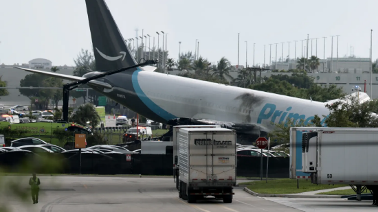 NTSB：亚马逊货机迈阿密坠毁，冲出跑道1300英尺，撞击两车致5死5伤